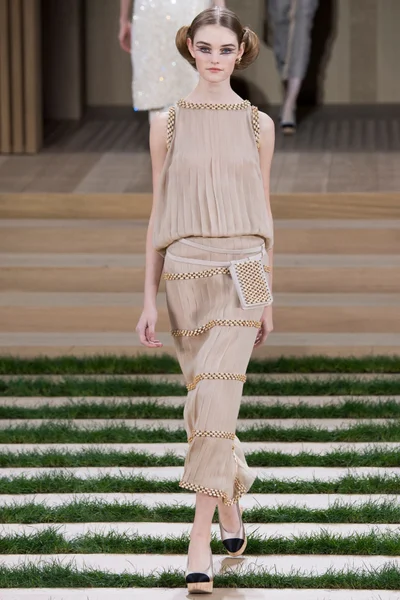 Look 32
